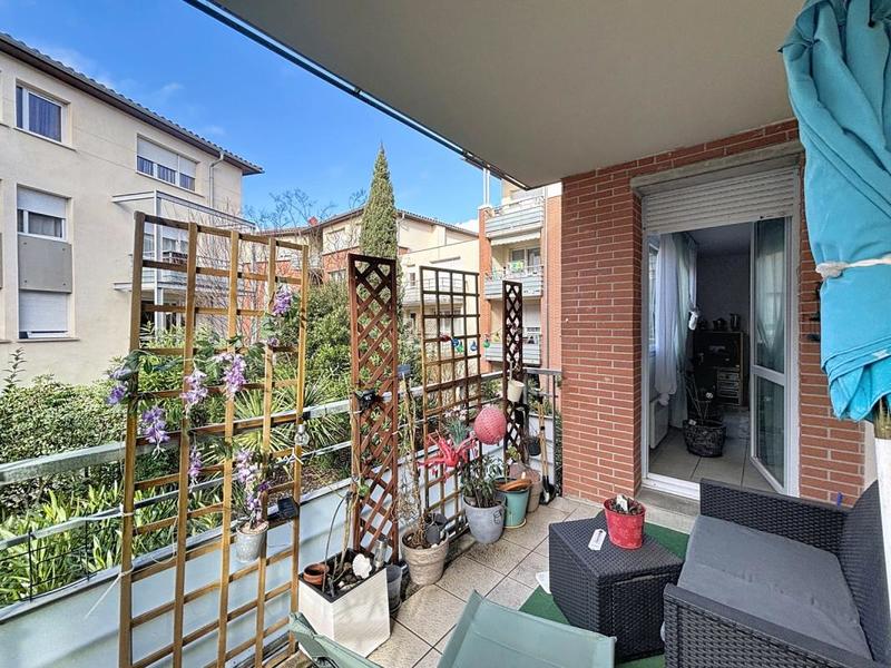 Appartement - 9 001 m² - 4 pièces