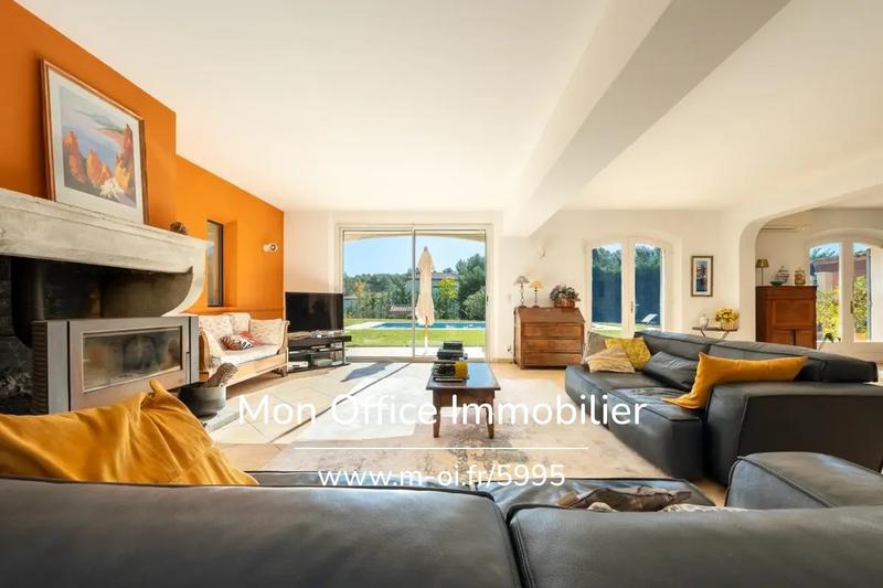 Maison - 224 m² - 7 pièces