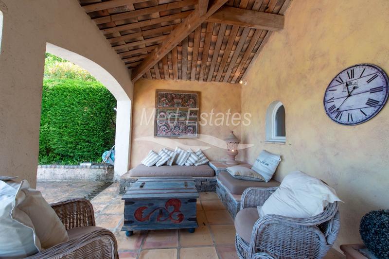 Villa - 242 m² - 8 pièces