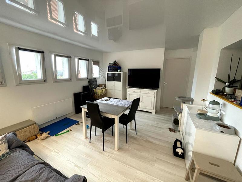 Maison - 380 m² - 16 pièces