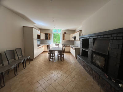 Demeure - 248 m² - 7 pièces