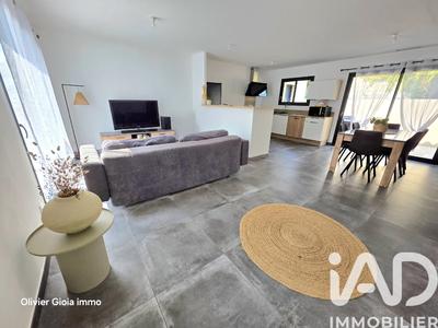 Maison - 95 m² - 4 pièces