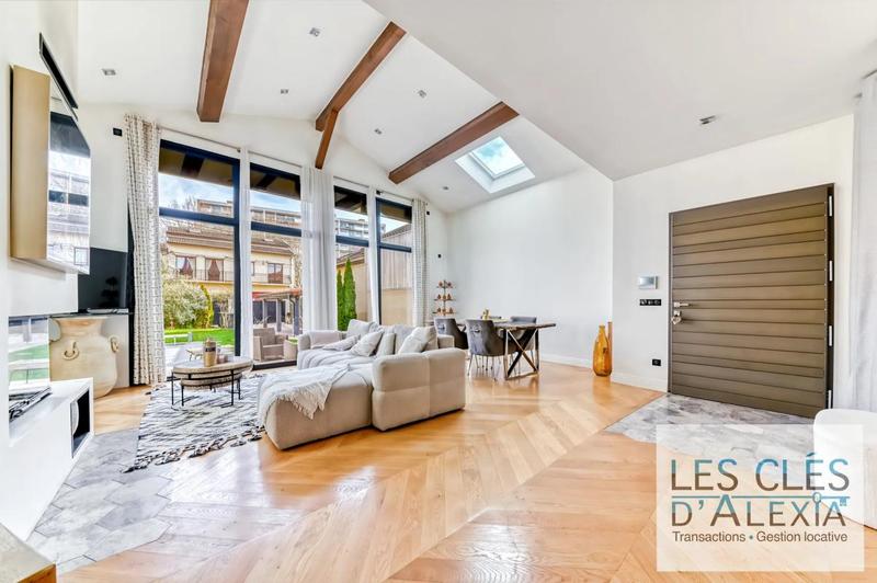 Maison - 140 m² - 5 pièces