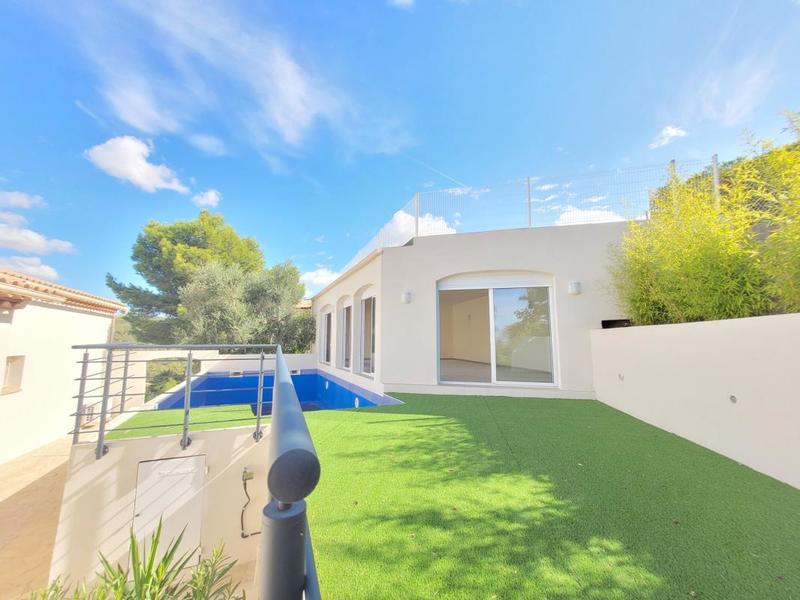 Immeuble - 256 m² - 8 pièces