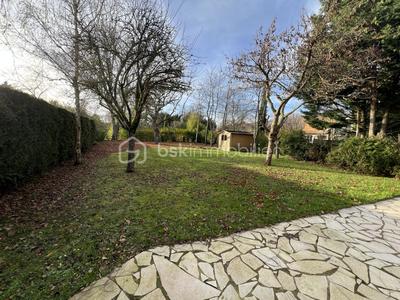 Maison - 115 m² - 8 pièces