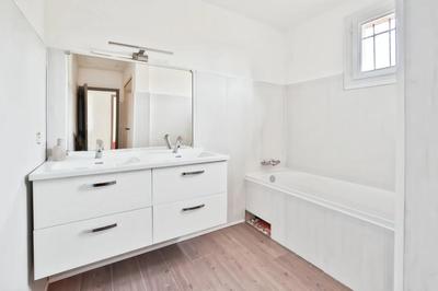 Maison - 240 m² - 9 pièces