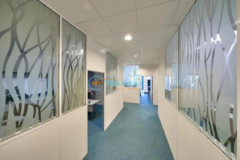 Local d'activités - 141 m²