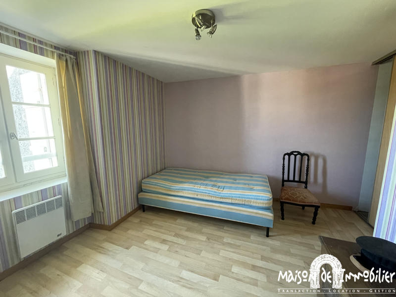 Maison - 222 m² - 11 pièces