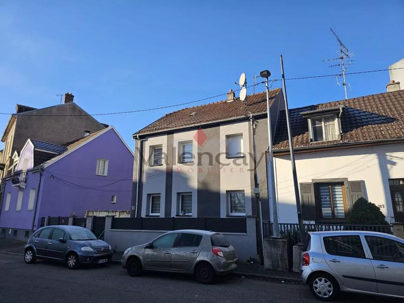 Maison - 93 m² - 5 pièces