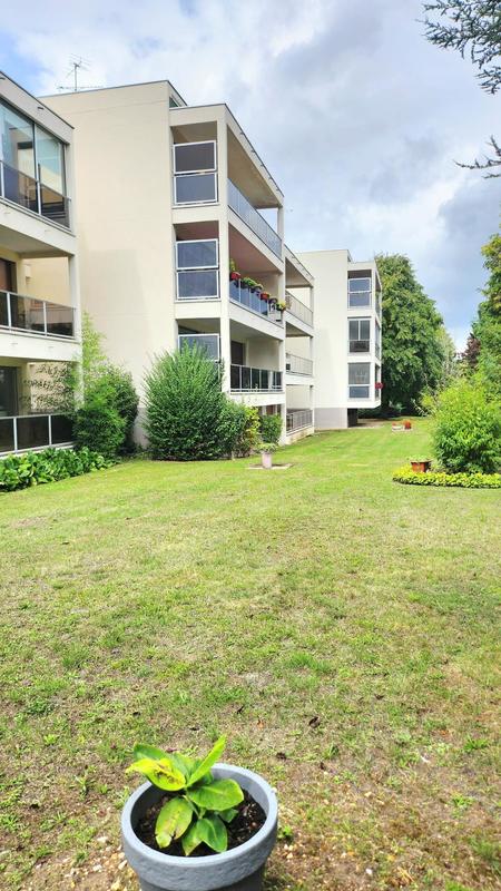 Appartement - 94 m² - 5 pièces