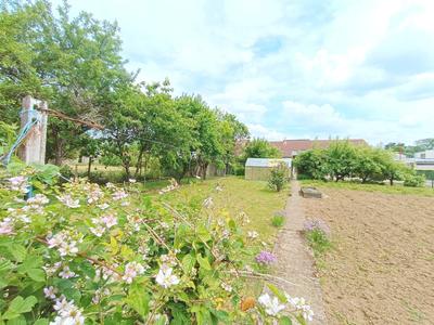 Maison - 250 m² - 8 pièces