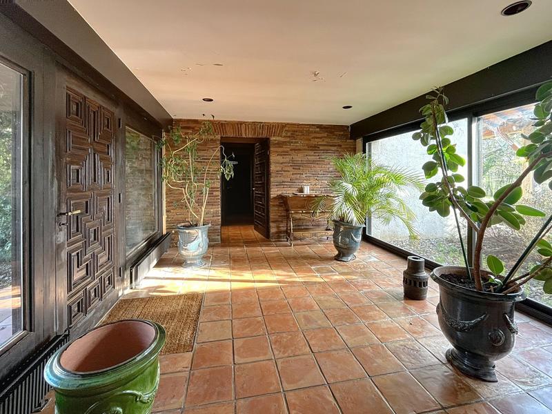 Maison - 320 m² - 12 pièces