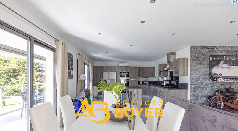 Appartement - 143 m² - 5 pièces