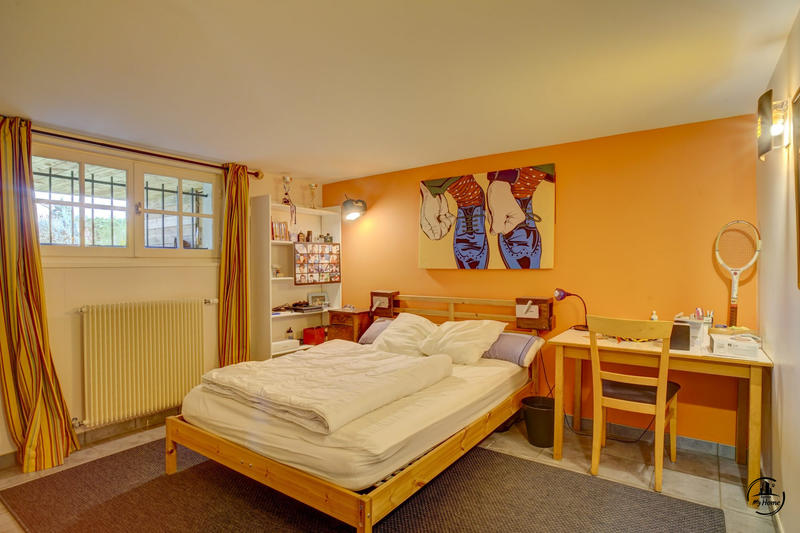 Maison - 230 m² - 8 pièces