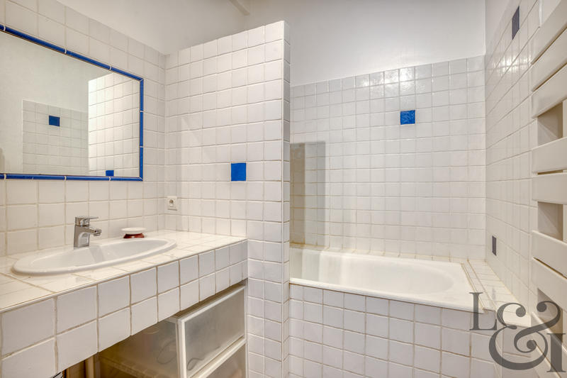 Maison - 235 m² - 7 pièces