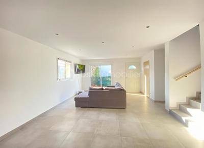 Maison - 97 m² - 5 pièces