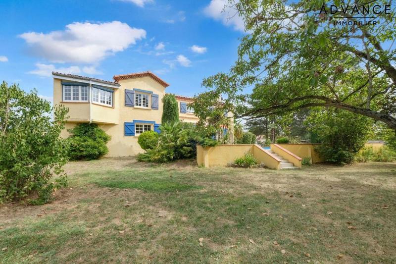 Maison - 333 m² - 8 pièces