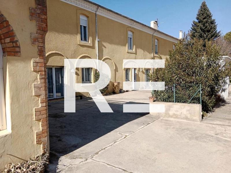 Maison - 420 m² - 14 pièces