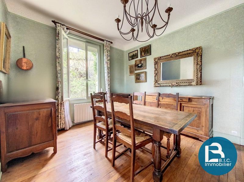 Maison - 160 m² - 8 pièces