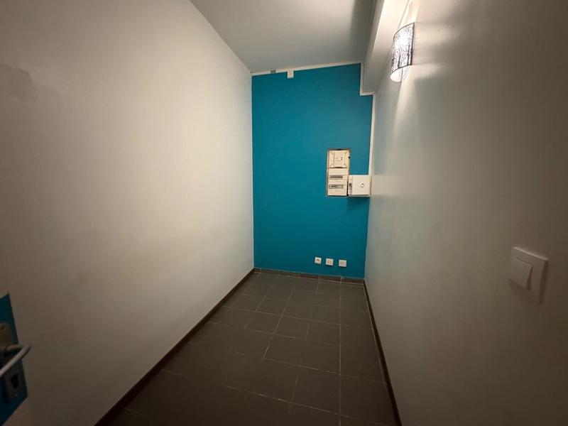 Local commercial - 147 m² - 10 pièces