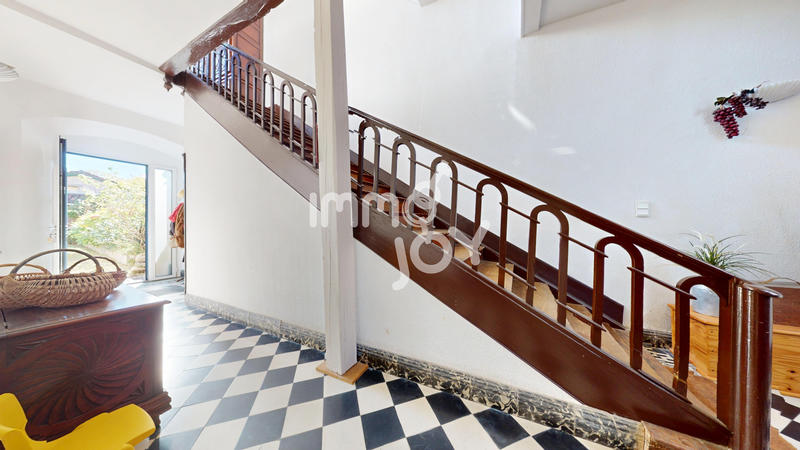 Maison - 210 m² - 9 pièces