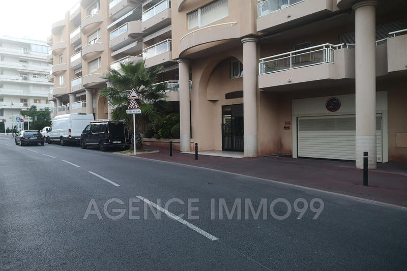 Parking / Garage - 13 m²