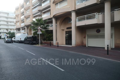 Parking / Garage - 13 m²