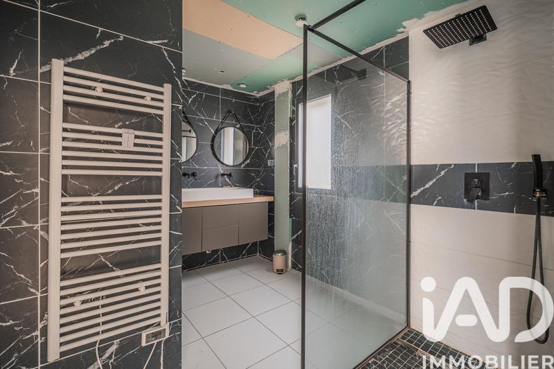 Maison - 264 m² - 7 pièces