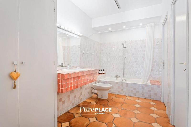 Villa - 236 m² - 6 pièces