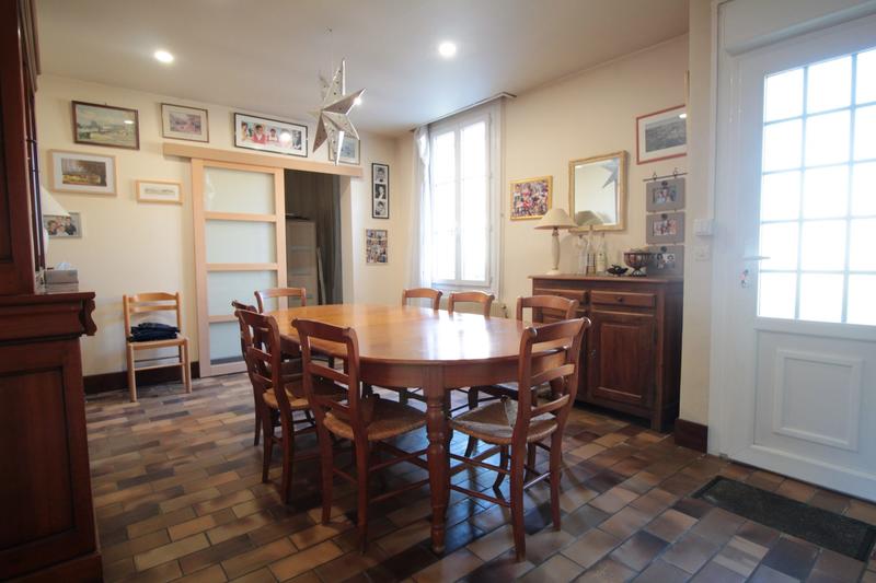 Maison - 159 m² - 7 pièces