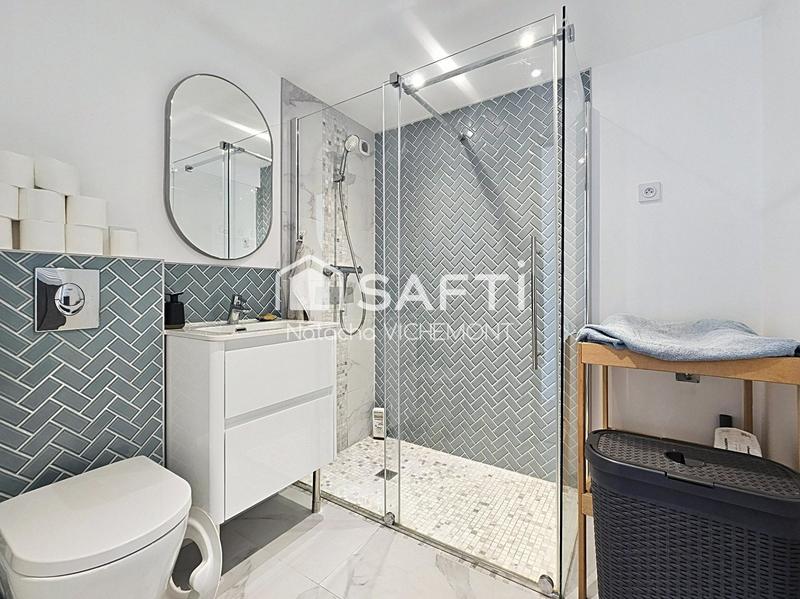 Maison - 180 m² - 8 pièces