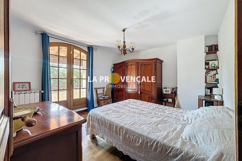 Maison traditionnelle - 141 m² - 6 pièces