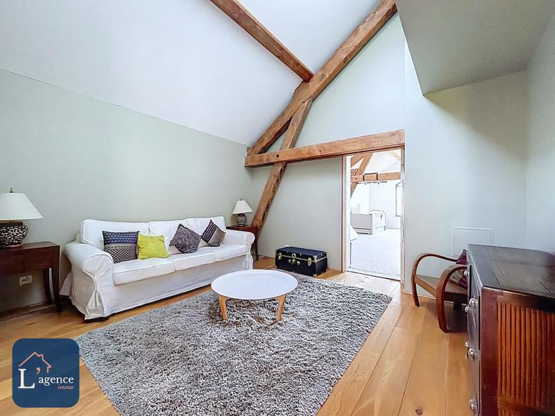 Maison contemporaine - 607 m² - 9 pièces