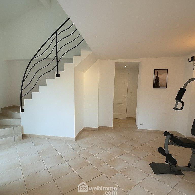 Villa - 220 m² - 10 pièces