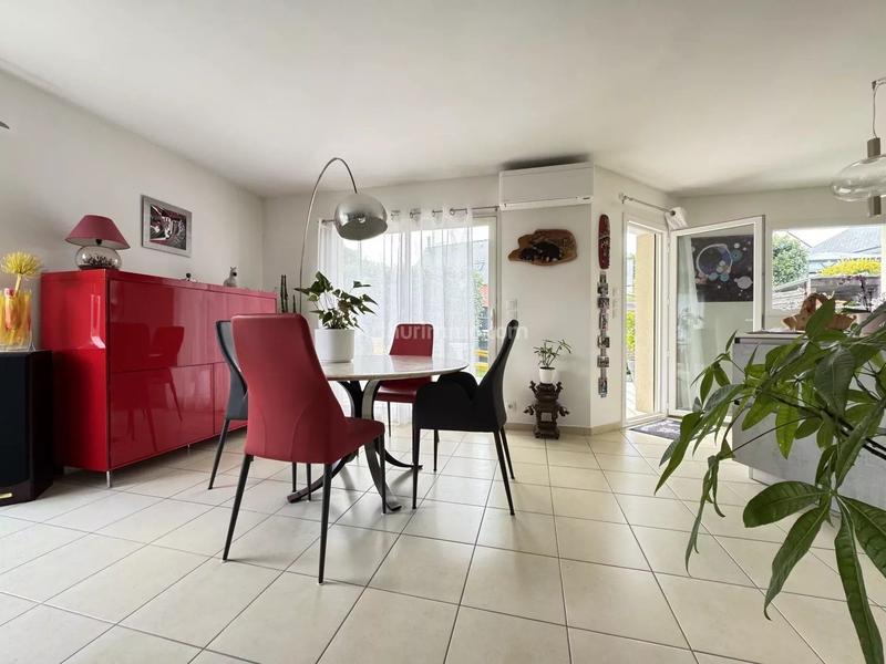 Maison - 95 m² - 5 pièces