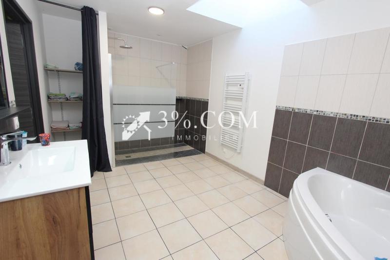 Maison - 410 m² - 9 pièces