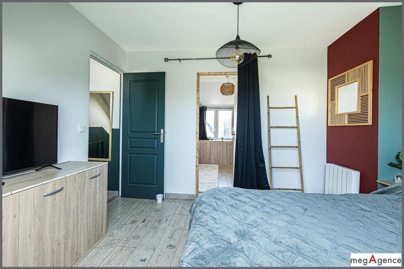 Maison - 161 m² - 9 pièces