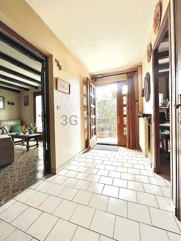 Maison - 200 m² - 8 pièces