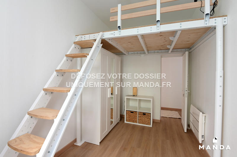 Chambre - 9 m² - 5 pièces