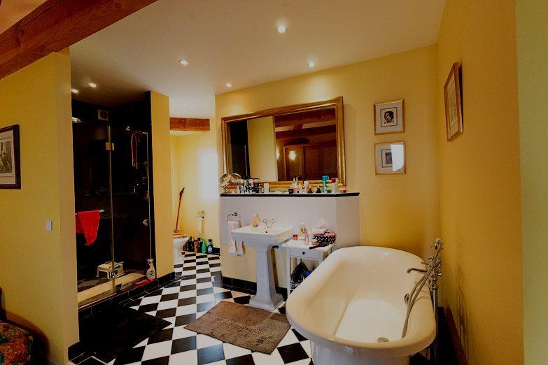 Maison contemporaine - 250 m² - 7 pièces