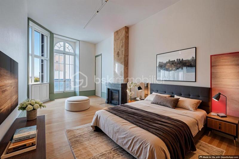 Duplex - 239 m² - 8 pièces