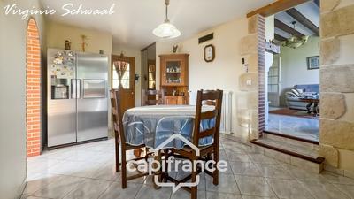 Maison - 219 m² - 8 pièces