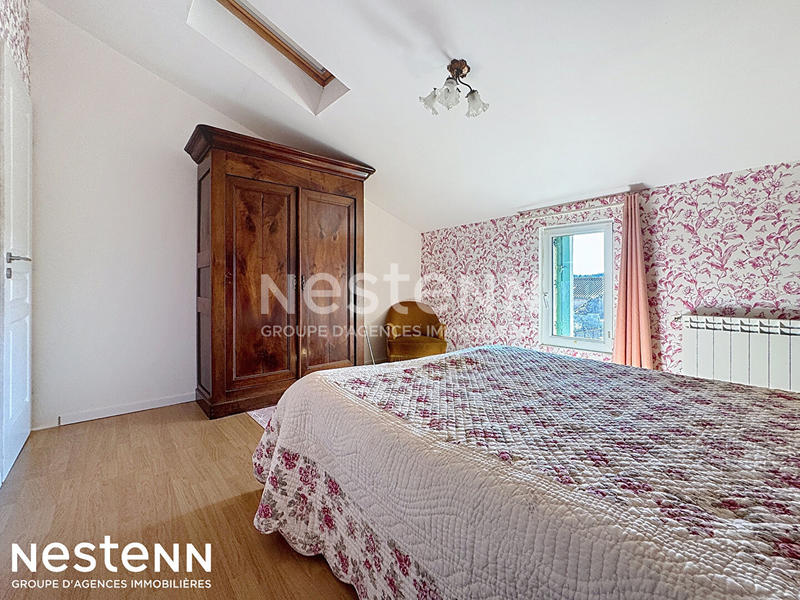 Maison - 242 m² - 8 pièces