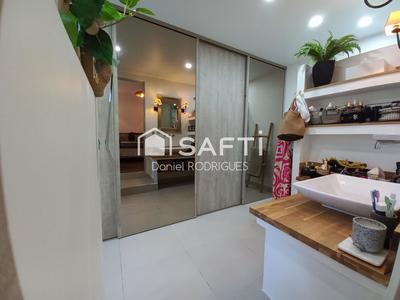 Maison - 197 m² - 8 pièces