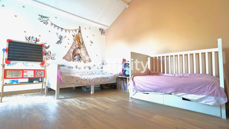 Maison - 97 m² - 5 pièces