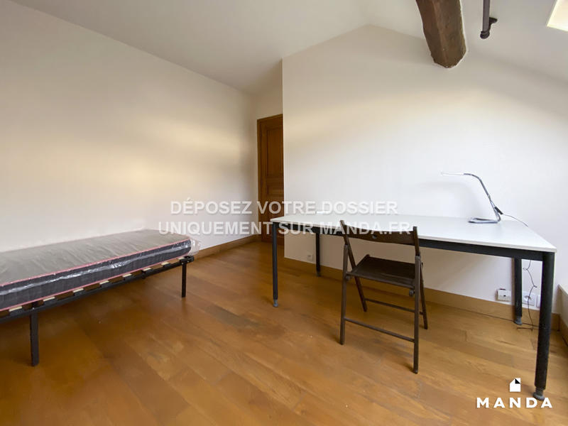 Chambre - 11 m² - 5 pièces