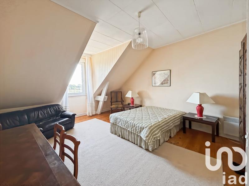 Maison - 270 m² - 8 pièces