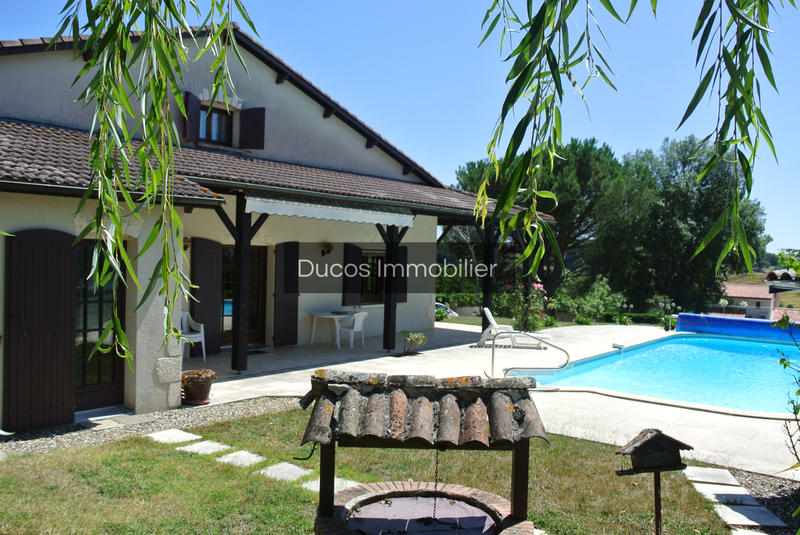 Maison - 260 m² - 5 pièces