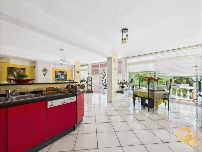 Maison - 170 m² - 5 pièces