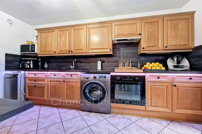 Appartement - 77 m² - 3 pièces